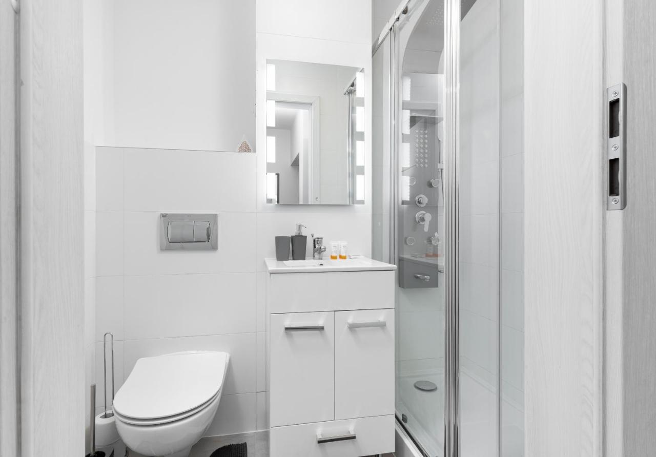 Studio City Center Zlota Street By Renters วอร์ซอ ภายนอก รูปภาพ